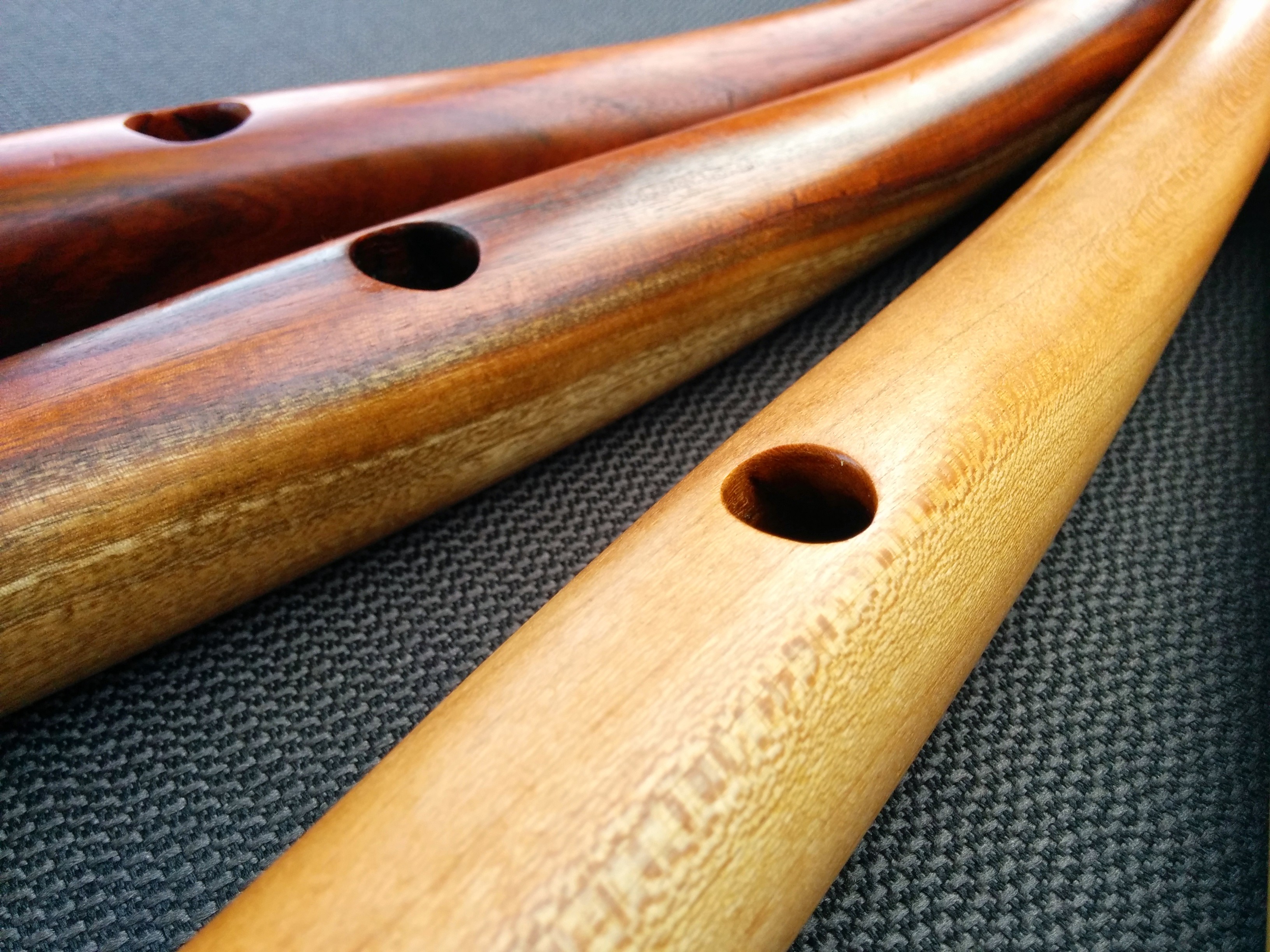 Kite-side of the bar showing the smooth, round bore holes