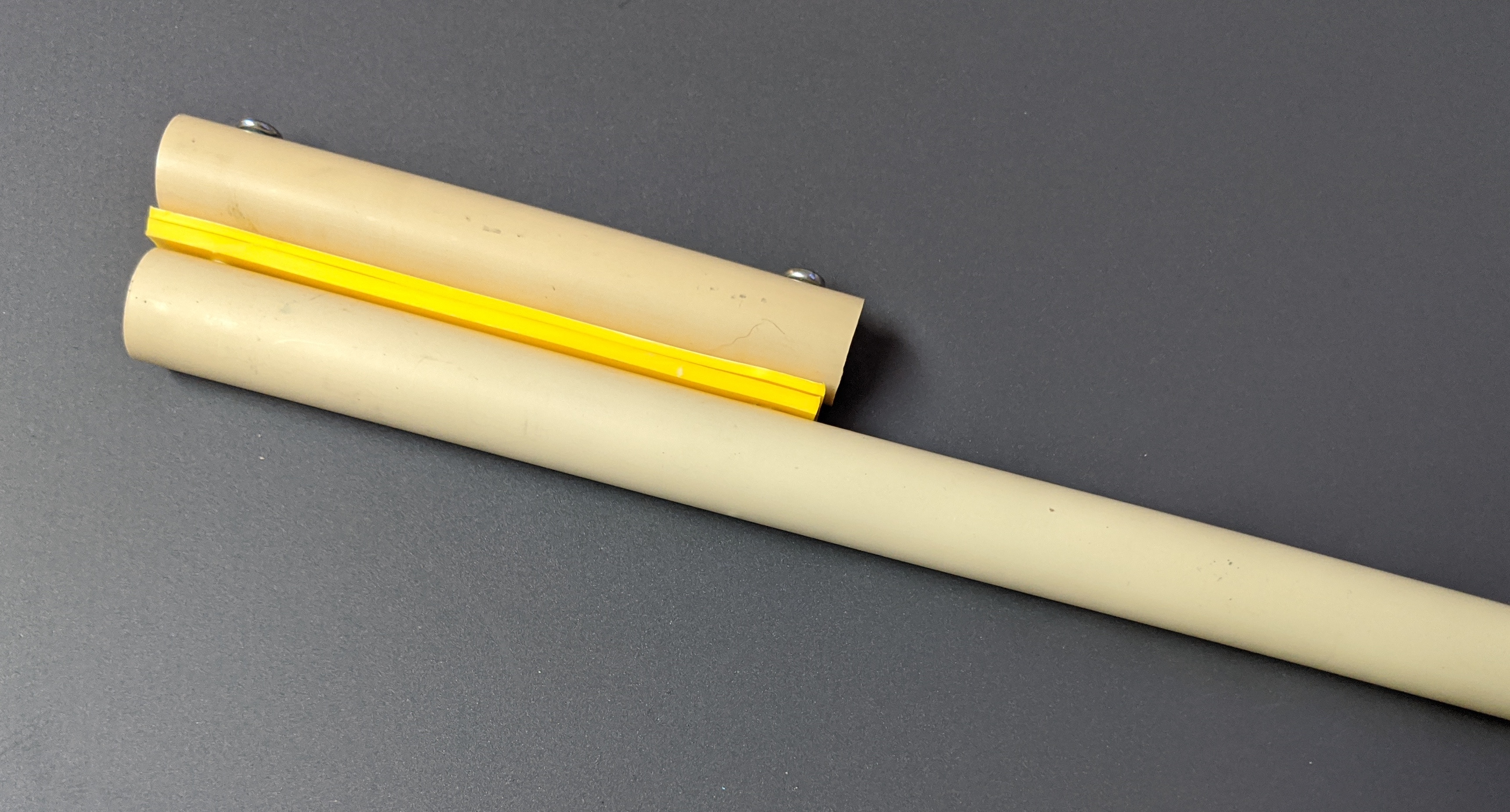 Mandrel for forming the plastic cord that surrounds the magnets